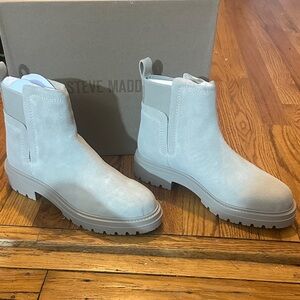 Steve Madden Moira Chelsea Boot in Sand Suede